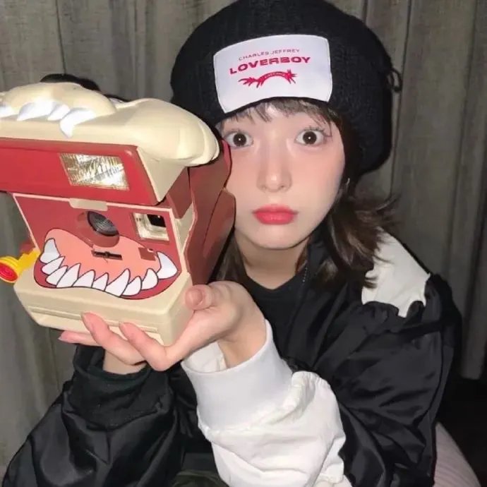 她来自胡志明市